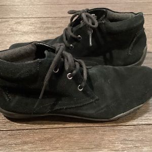 Ross Hommerson Black Lace Up‎ Suede Ankle Boots CARLY Size 8N Rubber Soles